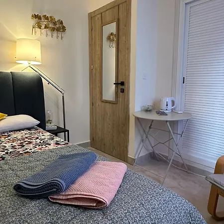 Peaceful Little Bedroom - Shared With 2 Cats Màlaga